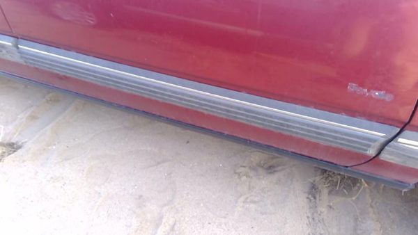 89-91 Olds Eighty Eight Passenger Right Front Moulding From Door Oem Trim Strip — photo 1