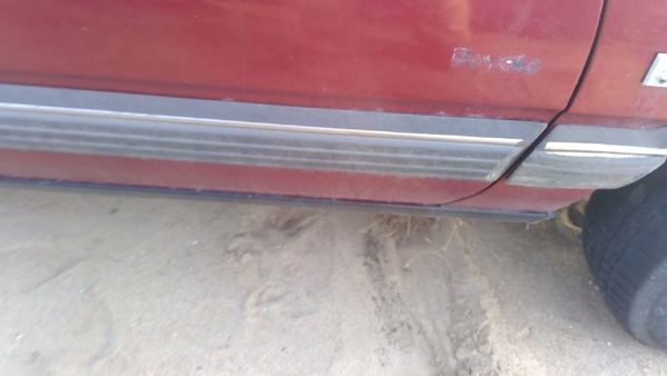 89-91 Olds Eighty Eight Passenger Right Front Moulding From Door Oem Trim Strip — photo 2