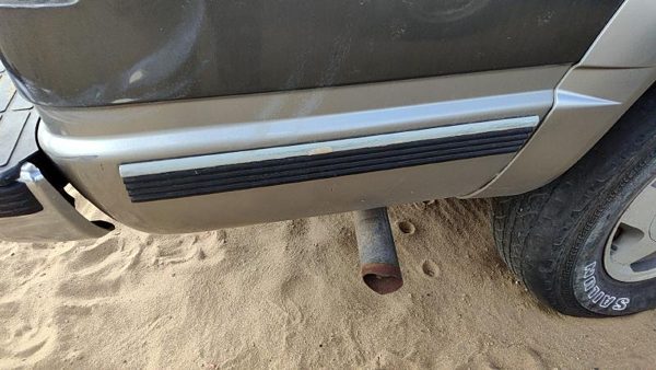 96-99 Chevy Suburban Passenger Right Rear Moulding On Quarter Panel Oem — photo 1