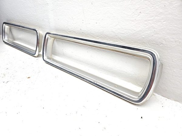 1964 Ford Thunderbird Coupe Pair Chrome Tail Light Trim Bezel Surround Oem — photo 3