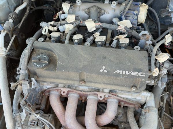 2007-2012 Mitsubishi Eclipse Valve Cover Oem 2.4L Mn155312 — photo 4