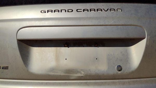 07 Caravan License Plate Trim Surround Panel Tail Trunk Finish Ps2 Bright Silver — photo 1
