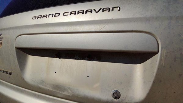 07 Caravan License Plate Trim Surround Panel Tail Trunk Finish Ps2 Bright Silver — photo 3
