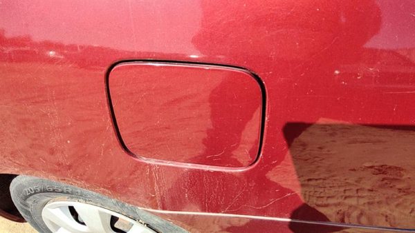 02-06 Toyota Camry Fuel Tank Door With Hinge Gas Lid Oem Filler Salsa Red 3Q3 — photo 3