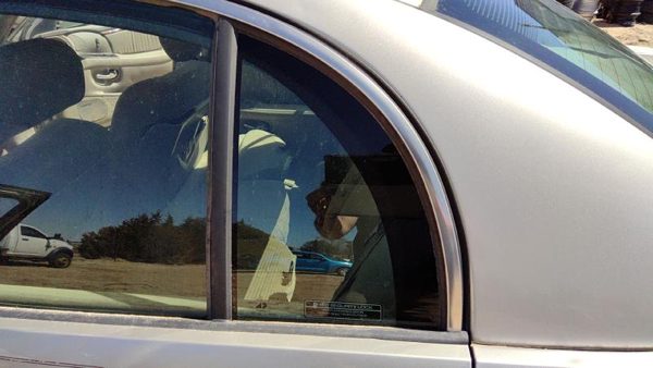 1997-2005 Park Ave Ultra Driver Left Rear Vent Window Back Door Glass With Frame — photo 4