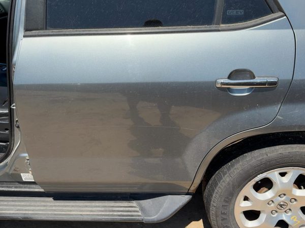 2001 Acura MDX Rear Door LH Granite Green G-501M-4 — photo 1