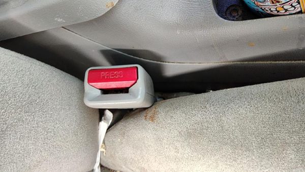 2006-2007 Hyundai Sonata Passenger Right Front Seat Belt Buckle Receiver Gray — photo 2