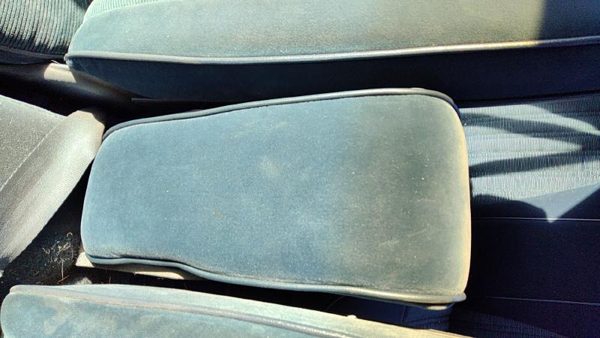 1988-1994 Olds Cutlass Cierra Center Console Arm Rest Oem Blue — photo 4