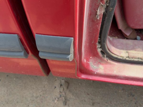 1991-1993 Dodge Dakota Passenger Right Rear Moulding On Cab Corner Oem — photo 3