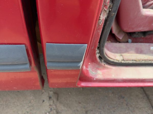 1991-1993 Dodge Dakota Passenger Right Rear Moulding On Cab Corner Oem — photo 5