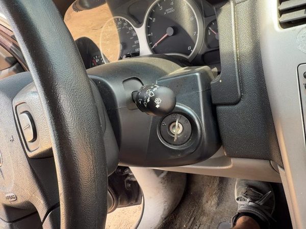 2005-2006 Chevy Equinox Steering Column Assembly Oem Light Gray 14B 19178903 — photo 3
