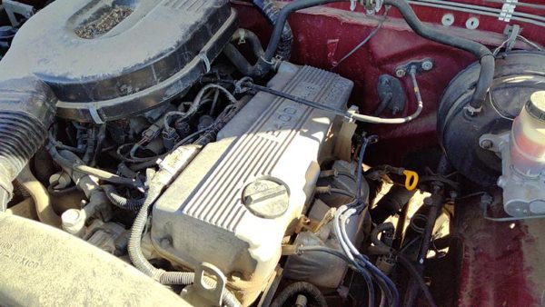1995-1997 Nissan Hardbody Valve Cover Oem 2.4L — photo 2