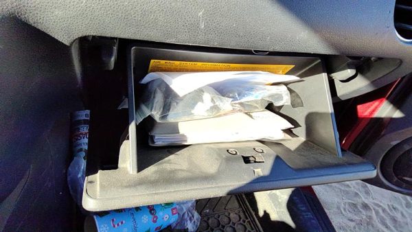 03-06 Mitsubishi Outlander Glove Box Assembly Complete Door With Latch Oem Black — photo 5