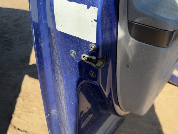 06-11 Chevy Hhr Driver Left Front Door Latch With Rods/Cables Oem Sport Wagon 4D — photo 3