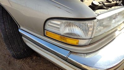 91-96 Park Ave Ultra Passenger Right Front Turn Signal Light Lamp Fender Mounted