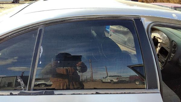 2000-2005 Pontiac Bonneville Passenger Right Rear Side Window Door Glass Back — photo 1
