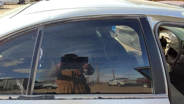 2000-2005 Pontiac Bonneville Passenger Right Rear Side Window Door Glass Back — photo 2