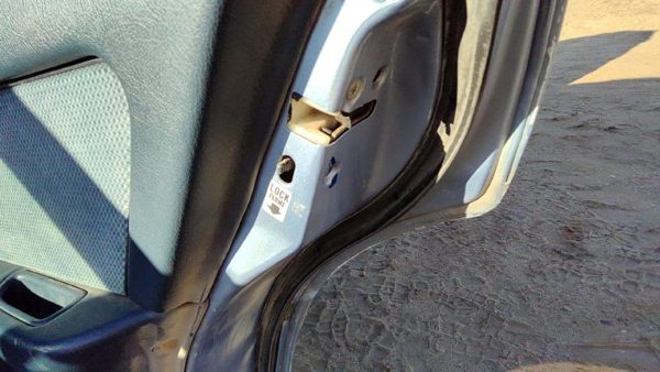 1988-1991 Honda Civic Passenger Right Rear Door Latch With Rods/Cables Oem Back — photo 2
