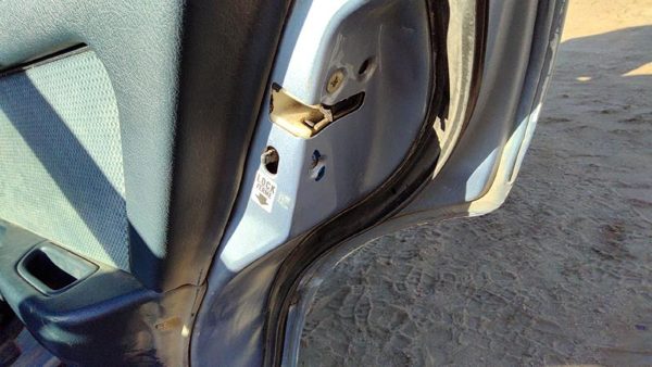 1988-1991 Honda Civic Passenger Right Rear Door Latch With Rods/Cables Oem Back — photo 3
