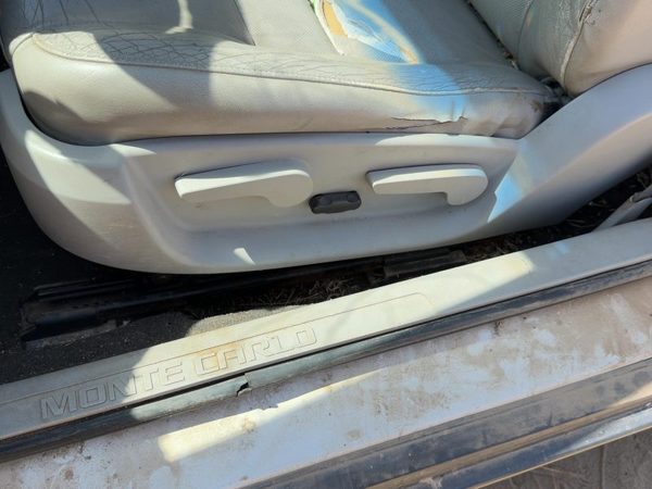 06 Monte Carlo Driver Left Side Power Seat Switch With Trim Panel Oem Gray 832 — photo 4