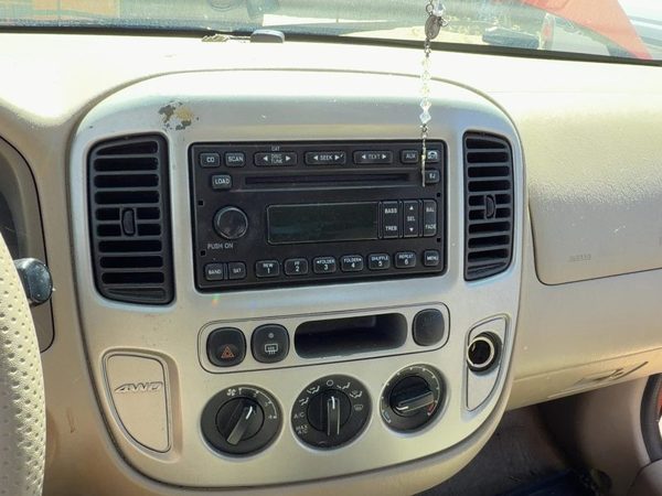 2005-2007 Ford Escape Trim Bezel Around Radio Surround Dash Panel Oem Tan Ah — photo 1