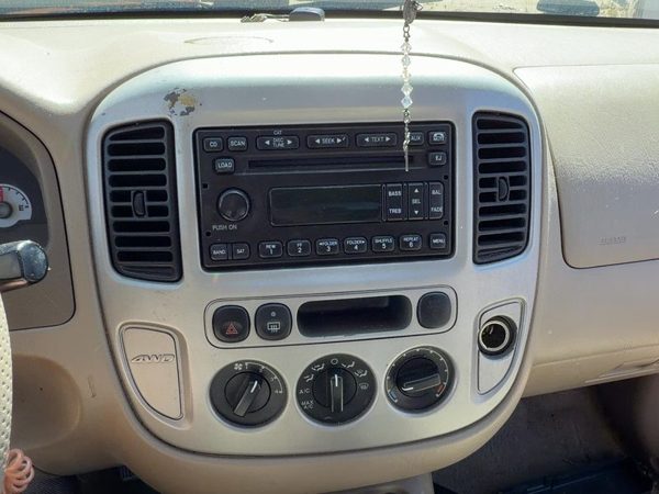 2005-2007 Ford Escape Trim Bezel Around Radio Surround Dash Panel Oem Tan Ah — photo 2