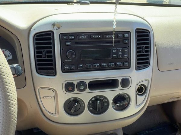 2005-2007 Ford Escape Trim Bezel Around Radio Surround Dash Panel Oem Tan Ah — photo 3