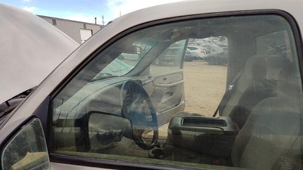 1999-2007 Chevy Silverado 2500 Driver Left Front Side Window Door Glass Oem — photo 3