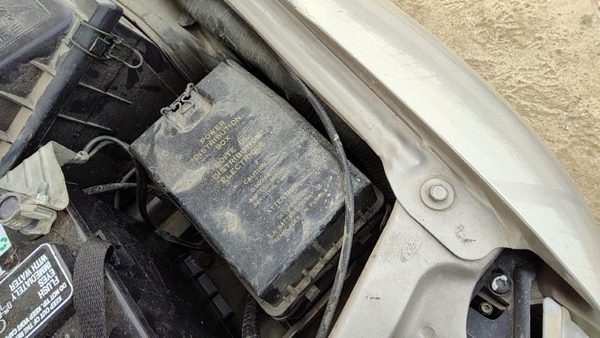1997 Ford Contour Engine Fuse Box Power Distribution Panel Oem 2.0L — photo 3