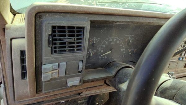 1992-1994 Chevy Silverado 1500 Trim Bezel Around Speedometer Dash Surround Panel — photo 4