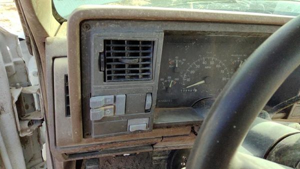 1992-1994 Chevy Silverado 1500 Trim Bezel Around Speedometer Dash Surround Panel — photo 3