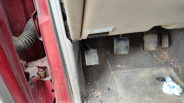 1998-2001 Mazda B2500 Parking Brake Pedal Assembly Oem Complete Emergency Unit — photo 2