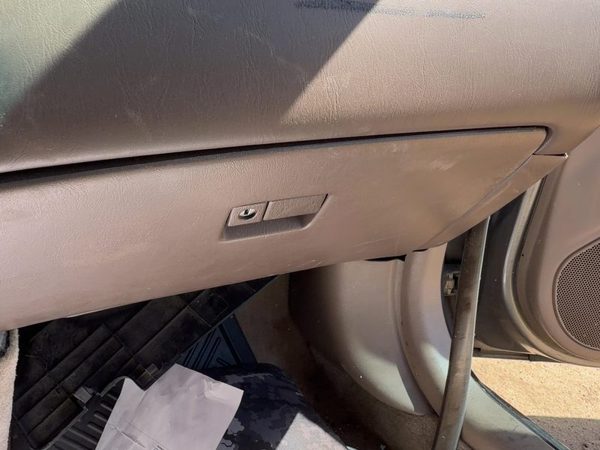 97-01 Toyota Camry Glove Box Assembly Complete Door Latch Oak FT4 55303AA010E0 — photo 4