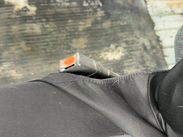 98-02 Express Van 2500 Driver Left Front Seat Belt Buckle Receiver Oem Black — photo 3