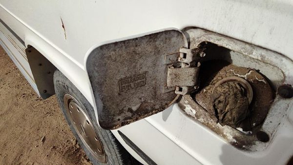 1992-1996 Gmc Van 3500 Fuel Tank Door With Hinge Gas Lid Oem Filler White — photo 5