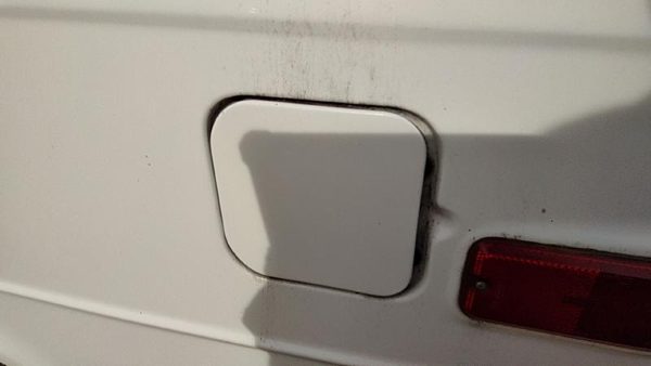 1992-1996 Gmc Van 3500 Fuel Tank Door With Hinge Gas Lid Oem Filler White — photo 2
