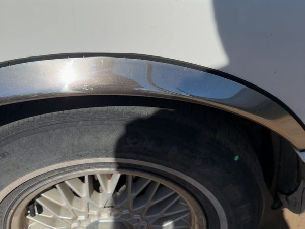 90-94 Town Car Passenger Right Front Wheel Flare Moulding Oem Fender White Wt — photo 3