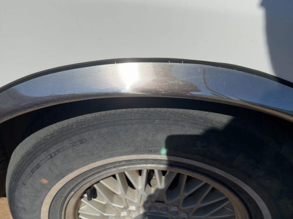 90-94 Town Car Passenger Right Front Wheel Flare Moulding Oem Fender White Wt — photo 4