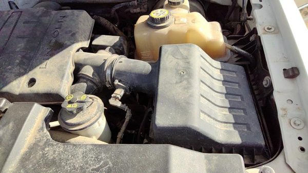 07-08 Navigator Complete Air Intake Cleaner Filter Box Housing With Tube 5.4L — photo 1