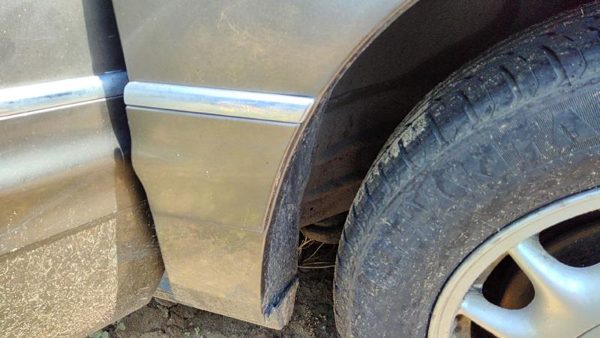 97-05 Buick Park Ave Passenger Right Moulding From Fender Trim Strip Brown 76U — photo 1