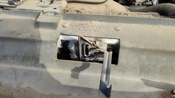 1999-2007 Ford F250 Super Duty Hood Latch Assembly With Bracket Oem 5C3Z16138Aa — photo 2