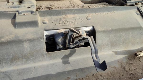 1999-2007 Ford F250 Super Duty Hood Latch Assembly With Bracket Oem 5C3Z16138Aa — photo 3