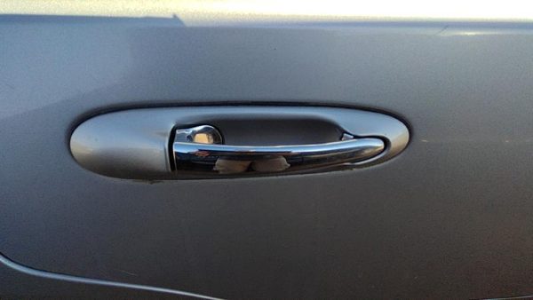 2003-2011 Lincoln Town Car Passenger Right Rear Outside Door Handle Back Silver — photo 2