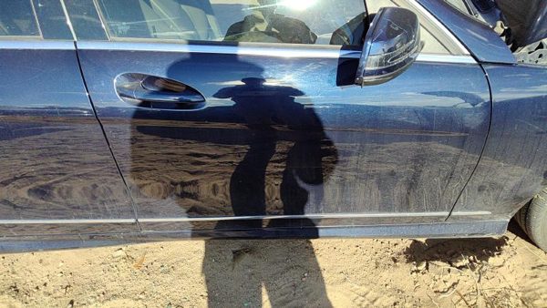 2013 Mercedes C-class Front Door RH Lunar Blue 890 — photo 1
