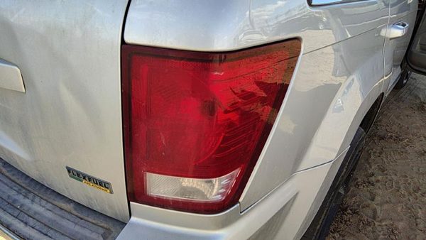 2007-2010 Jeep Grand Cherokee Passenger Right Tail Light Brake Lamp Oem Rear — photo 3