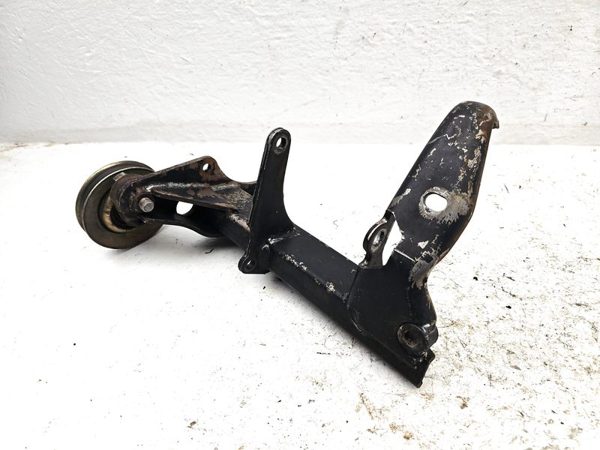 1980 Mercedes-Benz 450SL A/c Compressor Bracket — photo 3