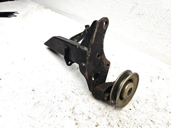 1980 Mercedes-Benz 450SL A/c Compressor Bracket — photo 7