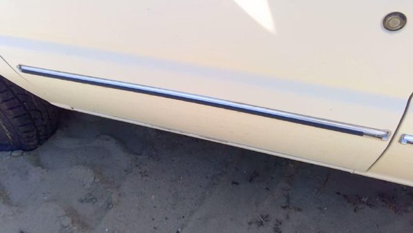 1993-2004 Ford Van E150 Driver Left Front Moulding From Door Oem Trim Strip — photo 2