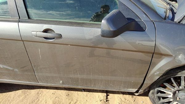 2010 Ford Focus Front Door RH Gray Uj — photo 3