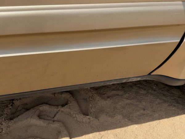04-07 Rainier Passenger Right Front Moulding From Door Trim Strip Cashmere 15U — photo 4